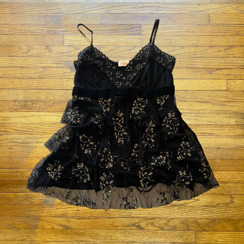 Lush Black Gold Metallic Lace Tiered Camisole Top Velvet Tie Waist Adjustable S